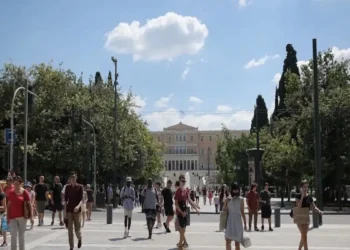 INE/ΓΣΕΕ: Η οικονομία χρειάζεται στροφή σε αύξηση μισθών και παραγωγικότητας και ποιοτικές επενδύσεις