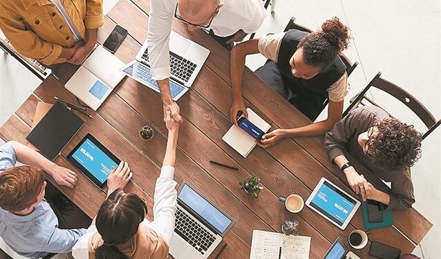 Ποιοι «σέρνουν το κάρο» της απασχόλησης στην Ευρωζώνη: Το νέο εργατικό δυναμικό δεν είναι νέο σε ηλικία