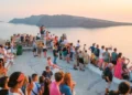 Πώς ξεκίνησε το ελληνικό καλοκαίρι: Θετικός στην κίνηση ο Μάιος, συγκρατημένη αισιοδοξία από βασικές ευρωπαϊκές αγορές