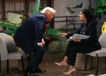 «Είτε είσαι ηλίθια είτε διεφθαρμένη»: Ο Τραμπ επιτέθηκε σε δημοσιογράφο του NBC και διέκοψε συνέντευξη, δείτε βίντεο