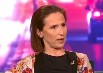 Γιούλη Τσαγκαράκη: «Η κακοποίηση έχει μεγάλο φάσμα – Η νηπιαγωγός μου με είχε κλείσει σε μια αποθήκη»