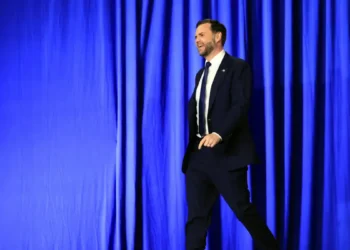 Θρίλερ με τη συμφωνία ΗΠΑ με Ιράν: Ο Βανς ακύρωσε το ταξίδι του στην Ελβετία, «όχι» από τους Ιρανούς λόγω Λιβάνου