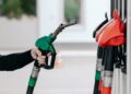 Βενζίνη: Συμφέρει όντως να γεμίζουμε το ρεζερβουάρ τη νύχτα;