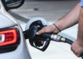 «Σημειωτόν» η βενζίνη παρά την επιστροφή του Brent στα προ πολέμου επίπεδα