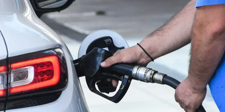 «Σημειωτόν» η βενζίνη παρά την επιστροφή του Brent στα προ πολέμου επίπεδα
