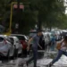 Καιρός: Επιστρέφουν οι βροχές και «χτυπούν» τα βόρεια και τα δυτικά – Ξεκινούν ξανά τα 35άρια από την Κυριακή