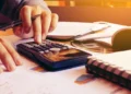 Νέες ευκαιρίες για νοικοκυριά και επιχειρήσεις με τις ρυθμίσεις για τα χρέη