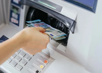 Πότε πληρώνονται συντάξεις, επιδόματα και 150 ευρώ ανά παιδί