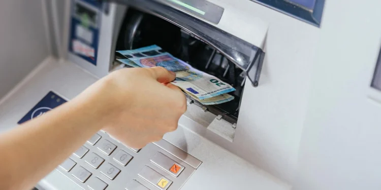 Πότε πληρώνονται συντάξεις, επιδόματα και 150 ευρώ ανά παιδί