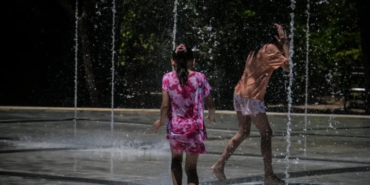 Καιρός – Καλλιάνος: Επιμένουν οι άνεμοι έως 7 μποφόρ μέχρι την Τρίτη – Μέχρι 39 βαθμούς θα δείξει το θερμόμετρο στα μέσα της εβδομάδας