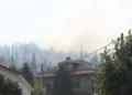 Φωτιά στο Ωραιόκαστρο: Πάλευε να σώσει το σπίτι του ο 66χρονος που βρέθηκε νεκρός – Αναμένεται η ταυτοποίηση της σορού του 12χρονου γιου του