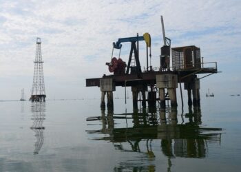Πετρέλαιο: Υποχωρούν οι τιμές μετά την αύξηση εξαγωγών από τη Μέση Ανατολή σε προπολεμικά επίπεδα