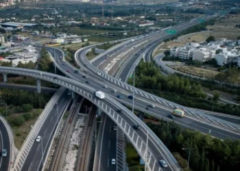 ΓΕΚ ΤΕΡΝΑ: Η Αττική Οδός ανεβάζει ταχύτητα – Σχεδόν 300.000 διελεύσεις την ημέρα