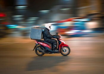Έρχονται αλλαγές στις πληρωμές των courier – Τέλος τα μετρητά