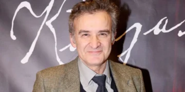 Νίκος Ορφανός: «Μου πρότεινε η γυναίκα μου να παντρευτούμε και ο γάμος έγινε στην Κρήτη με 8 καλεσμένους»