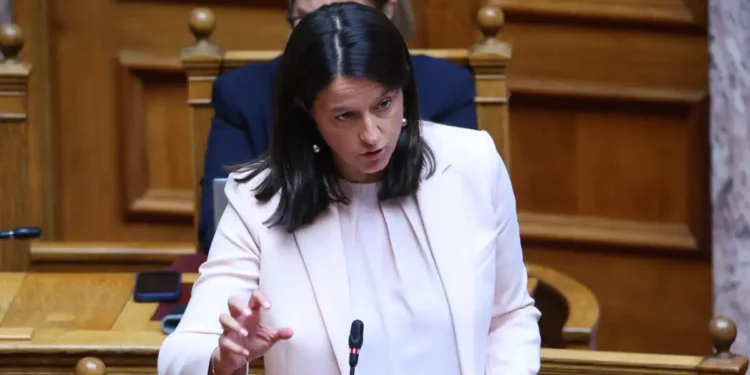 Στην Κεραμέως το πόρισμα για τους εργαζόμενους στις πλατφόρμες