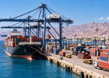 Ορμούζ: Η κρίση αλλάζει δραματικά τον χάρτη του εμπορίου – Εκρηκτική αύξηση φορτίων στο λιμάνι της Άκαμπα