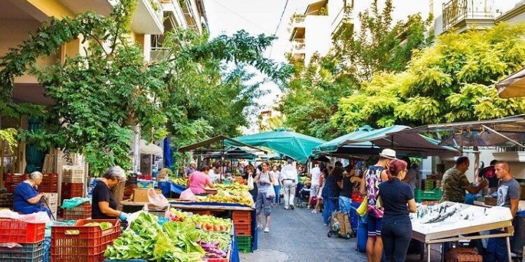 Νέο καθεστώς στις λαϊκές αγορές: Αλλαγές στις άδειες και στη λειτουργία – Ολες οι ρυθμίσεις