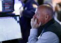 Wall Street: Μαζικό ξεπούλημα με επίκεντρο την τεχνολογία – Ο Nasdaq σε τροχιά διόρθωσης και η AI στο εδώλιο