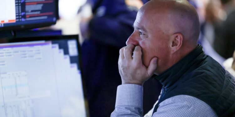 Wall Street: Μαζικό ξεπούλημα με επίκεντρο την τεχνολογία – Ο Nasdaq σε τροχιά διόρθωσης και η AI στο εδώλιο