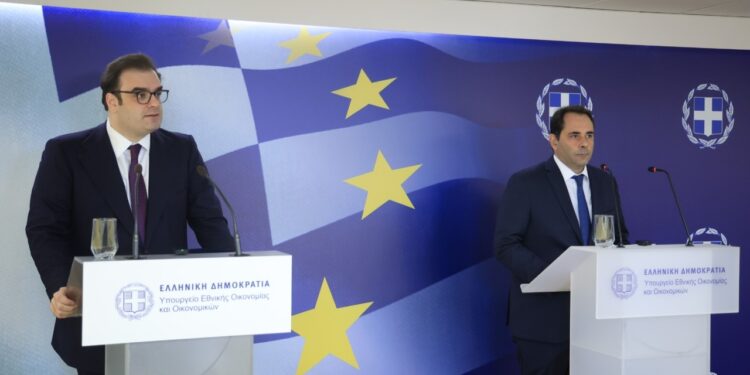 Επιπλέον 4 δισ. ευρώ για μισθούς, συντάξεις και ενέργεια