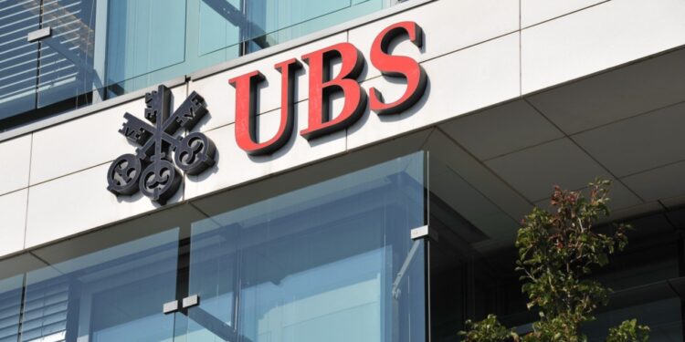 UBS: Ψήφος εμπιστοσύνης στις ελληνικές τράπεζες – Top pick η Πειραιώς