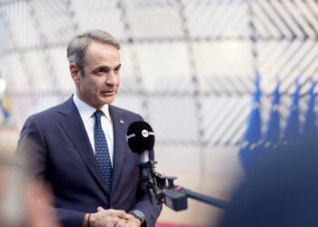 Ενεργειακό πόκερ στις Βρυξέλλες και μέτωπο λύσεων στο εσωτερικό από τον Μητσοτάκη