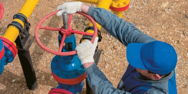 Το Ιράν προετοιμάζεται για δύσκολο χειμώνα και υπόσχεται χρήματα σε όσους πολίτες εξοικονομούν φυσικό αέριο