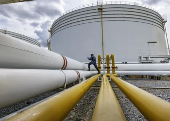 Ενέργεια: Το Brent και πάλι πάνω από τα 111 δολάρια, κοντά σε υψηλά τετραετίας παραμένει το φυσικό αέριο