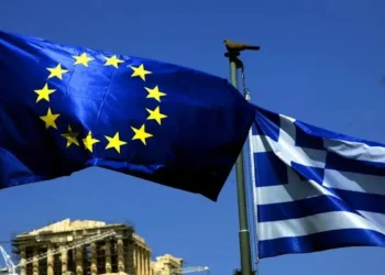 Ο οίκος S&P Global επιβεβαίωσε το ελληνικό αξιόχρεο στη βαθμίδα ΒΒΒ με σταθερές προοπτικές