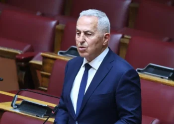 Κοντά στο ΠΑΣΟΚ ο Ευάγγελος Αποστολάκης – Την Δευτέρα η συνάντηση με τον Νίκο Ανδρουλάκη