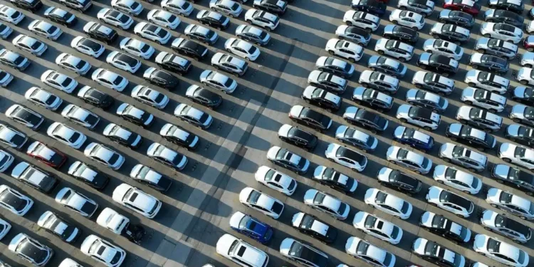Έρχεται μείωση άνω του 50% στις εξαγωγές κινεζικών υβριδικών αυτοκινήτων προς την Ευρώπη
