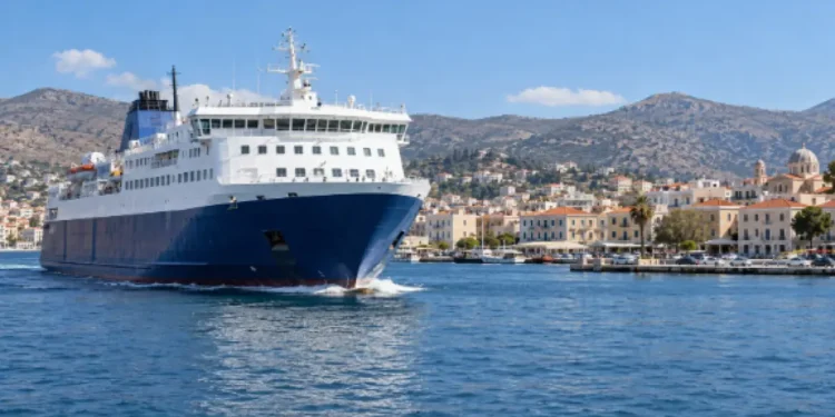 Χίος: Τρία σενάρια σύνδεσης ενόψει της τετράμηνης αναστολής λειτουργίας του αεροδρομίου