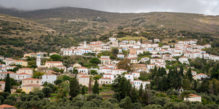 Πάνω από 3.000 αιτήσεις μετεγκατάστασης σε 10 ημέρες, πριν τα Χριστούγεννα η πρώτη επισιτιστική ενίσχυση κοντά στα 1.000 ευρώ