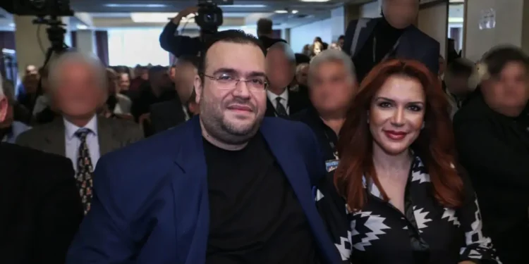 Ο Φίλιππος Καμπούρης και η σύζυγός του δήλωναν εργαζόμενοι και «άρπαξαν» ακόμα και τις αποζημιώσεις του Δημοσίου για τον Covid
