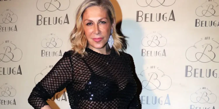 Έφη Σαρρή για Νίκο Καρβέλα: «Ό,τι έχω κάνει όλα αυτά τα χρόνια το οφείλω στα τραγούδια του» – Τι είπε για την Άννα Βίσση