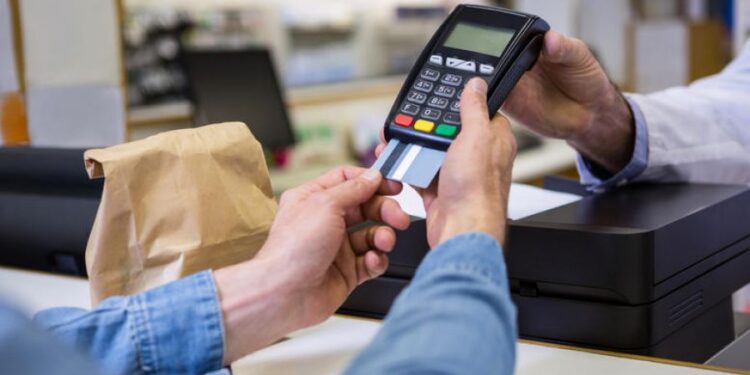 Ηλεκτρονικές αποδείξεις: Πρόσθετος φόρος 22% για όσους δεν καλύψουν το 30% του εισοδήματος – Ποιες δαπάνες μετρούν