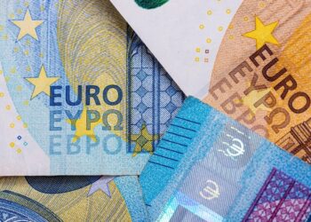 Συμφωνία της ΕΕ για τις τιτλοποιήσεις ξεκλειδώνει δισεκατομμύρια από τις τράπεζες για ανάπτυξη και άμυνα