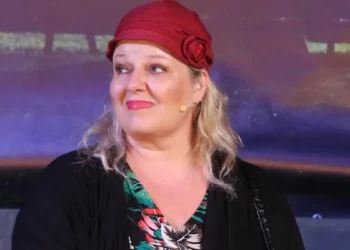 Φωτεινή Μπαξεβάνη: «Μου λείπει η Καίτη Κωνσταντίνου, παρόλο που δεν ήσασταν και κολλητές»