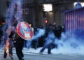 Γαλλία: Στους δρόμους μισό εκατομμύριο διαδηλωτές, 1.000 συλλήψεις και νέα επεισόδια – «Μαύρο» στα social media ήθελε η κυβέρνηση