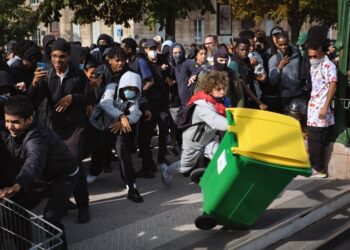 Γαλλικά ομόλογα: Ο φόβος της μετάδοσης σε Ελλάδα και Ιταλία – Γιατί οι αγορές φοβούνται ένα νέο ευρωπαϊκό ντόμινο