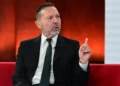 Στουρνάρας: «Αφανής φόρος» στις επενδύσεις η γραφειοκρατία και η αργή Δικαιοσύνη
