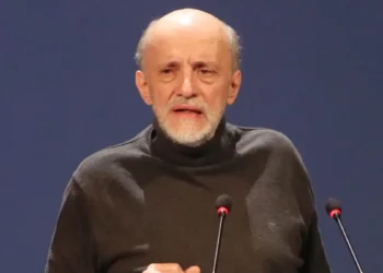 Μάνος Βακούσης: «Ο Σωτήρης Τσαφούλιας είναι ένας “κακός άνθρωπος” γι’ αυτό είναι σπουδαίος δημιουργός»