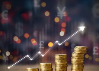 Πλεόνασμα 2,2% στην Ελλάδα και έλλειμμα 3,3% στην ευρωζώνη στο β’ τρίμηνο – Πτώση 10 δισ. ευρώ στο χρέος σε ένα χρόνο