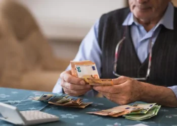 Συνταξιούχοι: Απώλειες 69 δισ. ευρώ από την κατάργηση της 13ης και 14ης σύνταξης και την ΕΑΣ την περίοδο 2010–2026