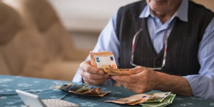 Συνταξιούχοι: Απώλειες 69 δισ. ευρώ από την κατάργηση της 13ης και 14ης σύνταξης και την ΕΑΣ την περίοδο 2010–2026