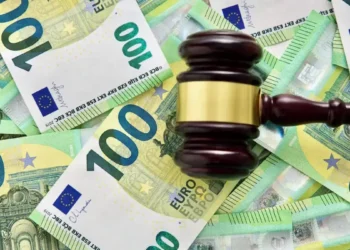 Χρέη: Μπλόκο στις κατασχέσεις μετά τη «δεύτερη ευκαιρία» – Ποια χρήματα αποδεσμεύονται με τη νέα εγκύκλιο