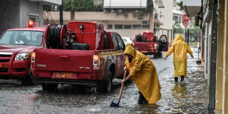 Καιρός: 48ωρο με ισχυρές καταιγίδες σε Αττική, Σποράδες και άλλες 5 περιοχές – Με βροχές η παρέλαση της 28ης Οκτωβρίου
