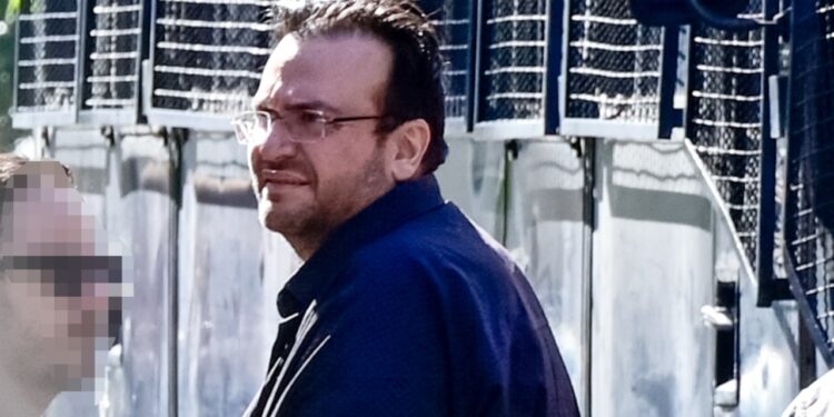 Στη φυλακή ο Καμπούρης, η σύζυγός του και άλλοι τέσσερις για την απάτη στον ΕΦΚΑ