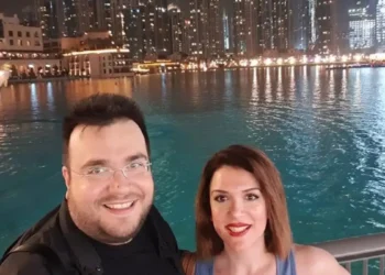 Φίλιππος Καμπούρης: «Της έδιναν 600 ευρώ και της δήλωσαν στην εφορία 19.500» – Η καταγγελία που οδήγησε στη σύλληψη του παρουσιαστή και της συζύγου του